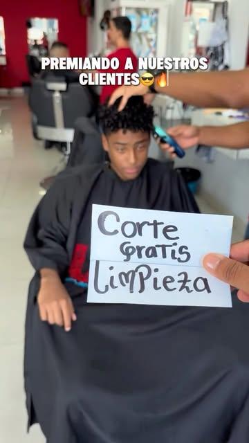 Cliente premiado con corte gratis y limpieza en Urbano